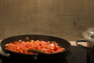 Bandnudeln mit Tomaten-Sahnesoße